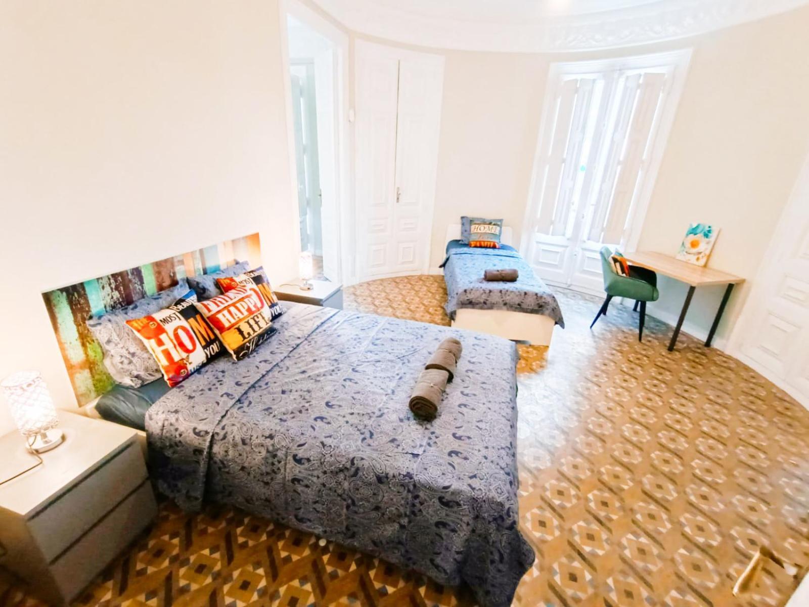 Private Rooms By Plaza Catalunya Barcelona Bagian luar foto