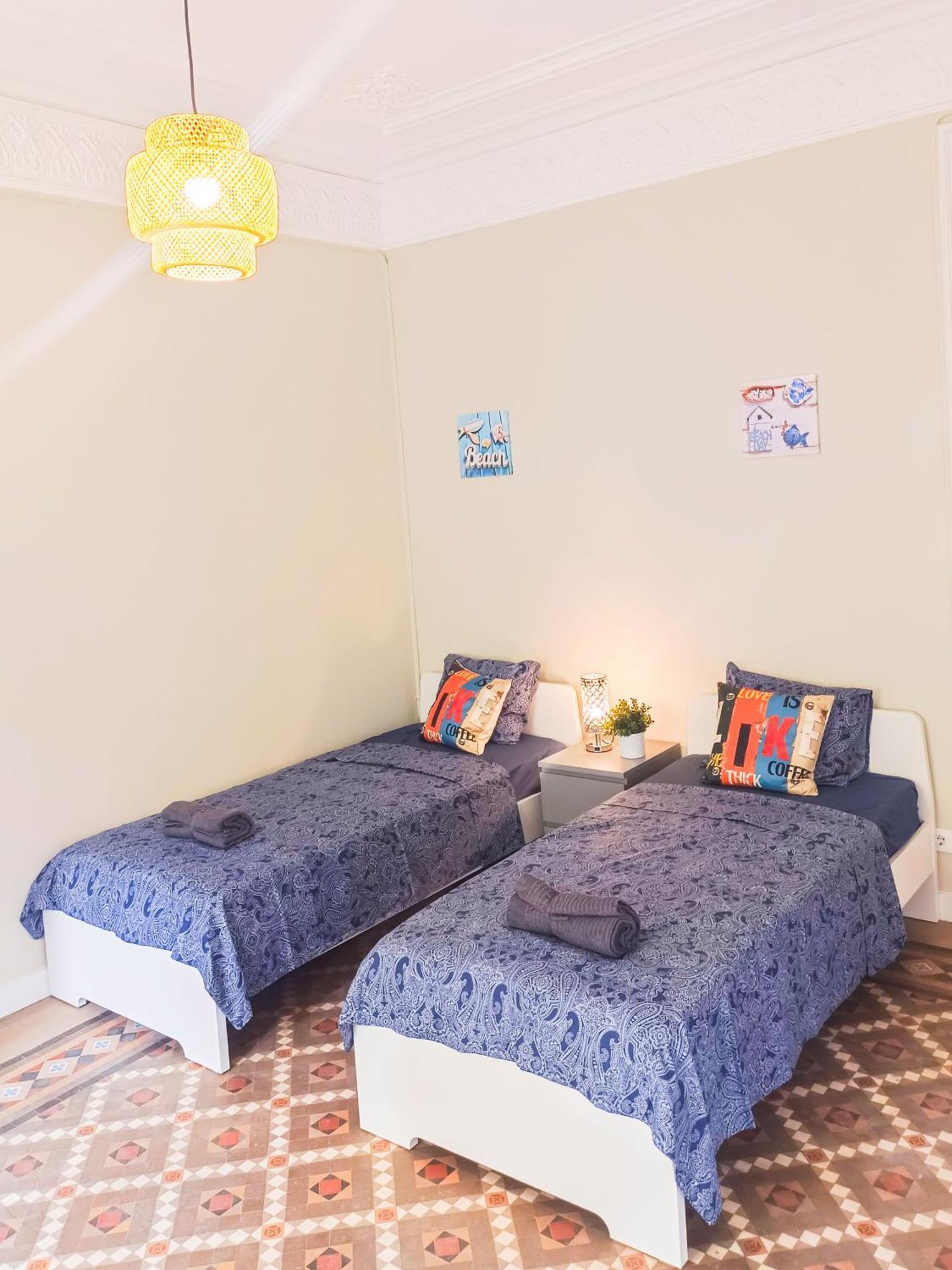 Private Rooms By Plaza Catalunya Barcelona Bagian luar foto