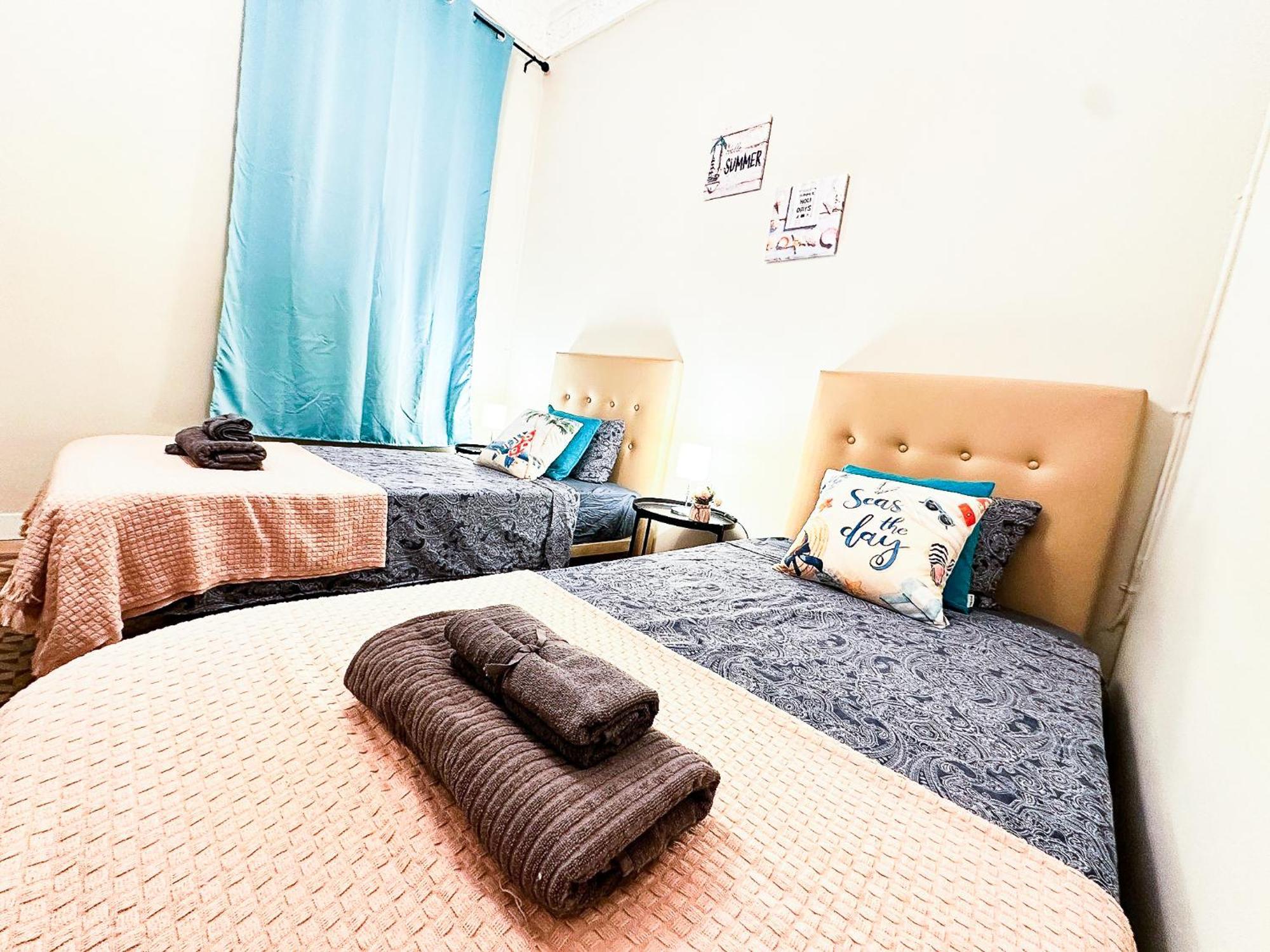 Private Rooms By Plaza Catalunya Barcelona Bagian luar foto