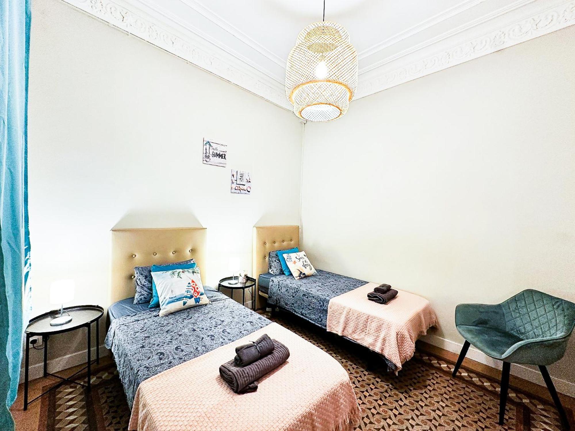 Private Rooms By Plaza Catalunya Barcelona Bagian luar foto