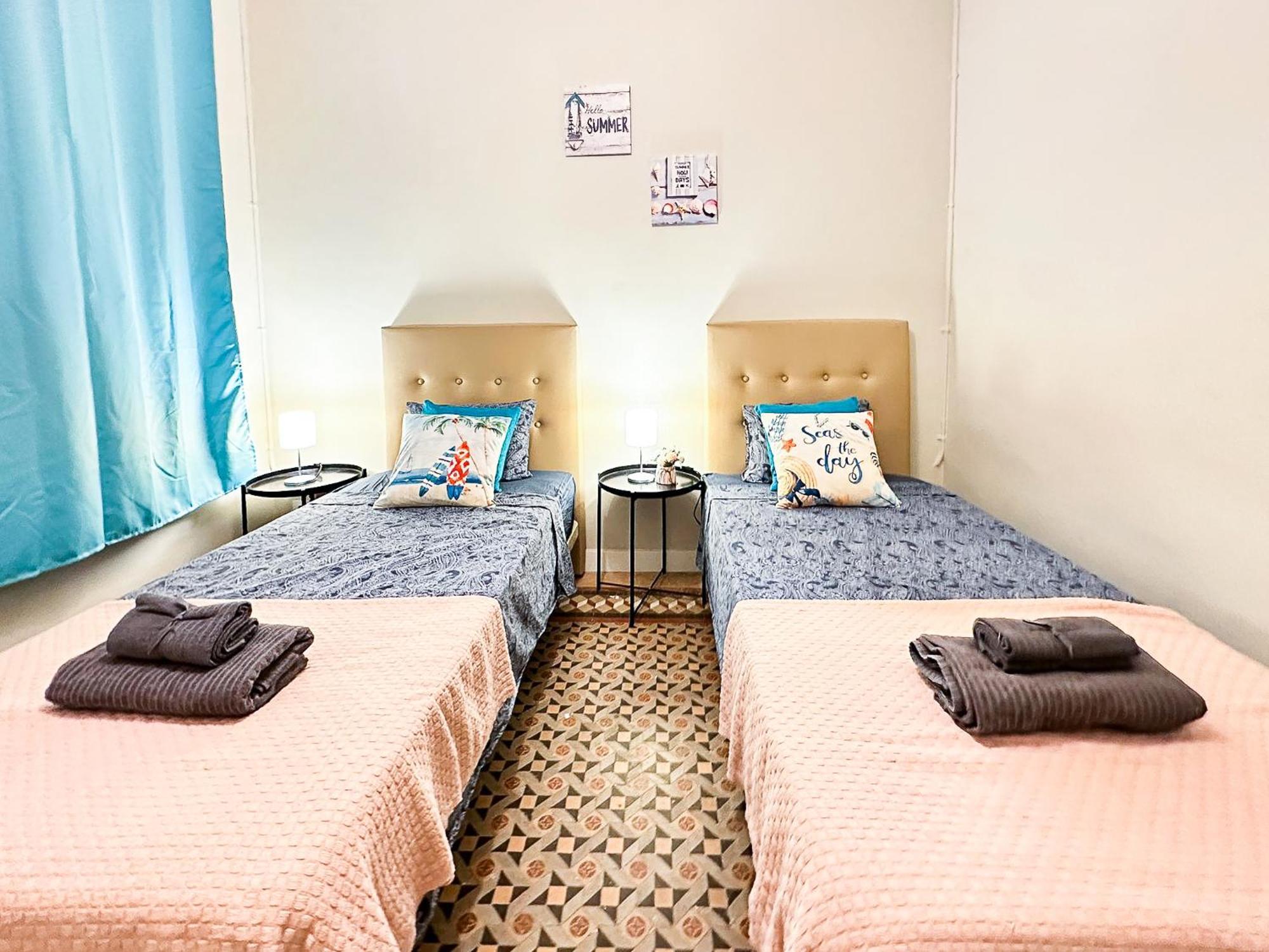 Private Rooms By Plaza Catalunya Barcelona Bagian luar foto