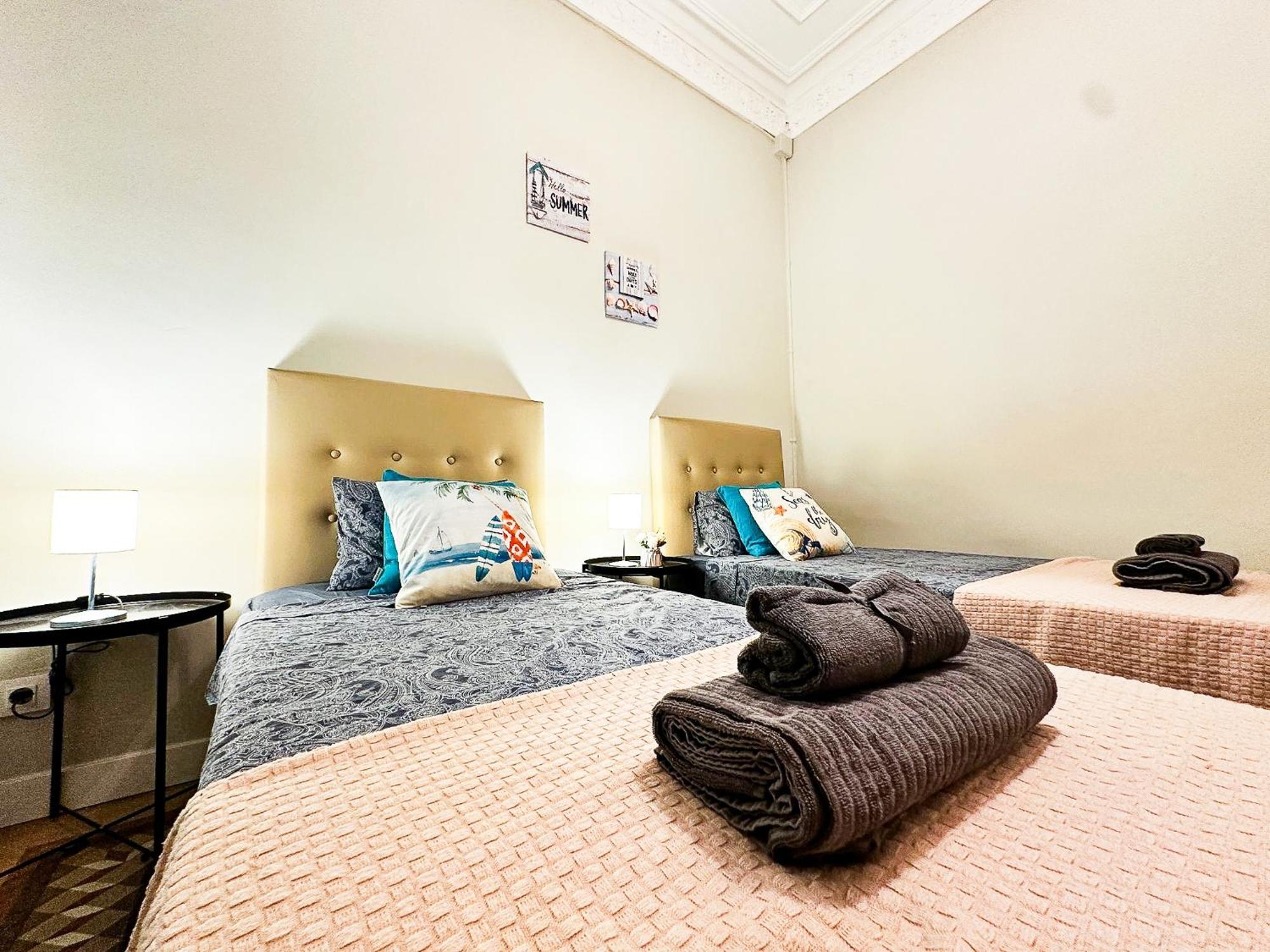 Private Rooms By Plaza Catalunya Barcelona Bagian luar foto